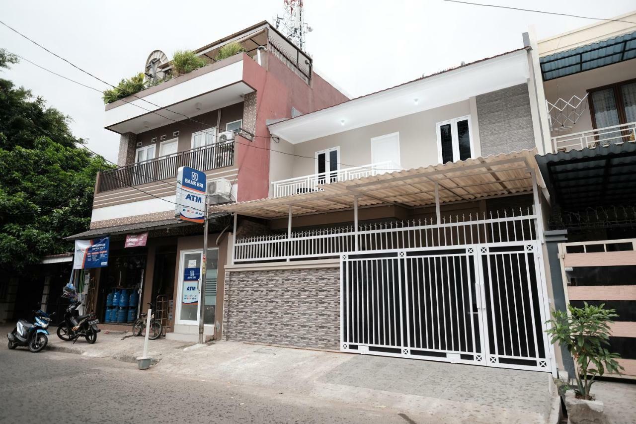Reddoorz Syariah Near Siloam Hospital Kebon Jeruk Hotel Jacarta Exterior foto